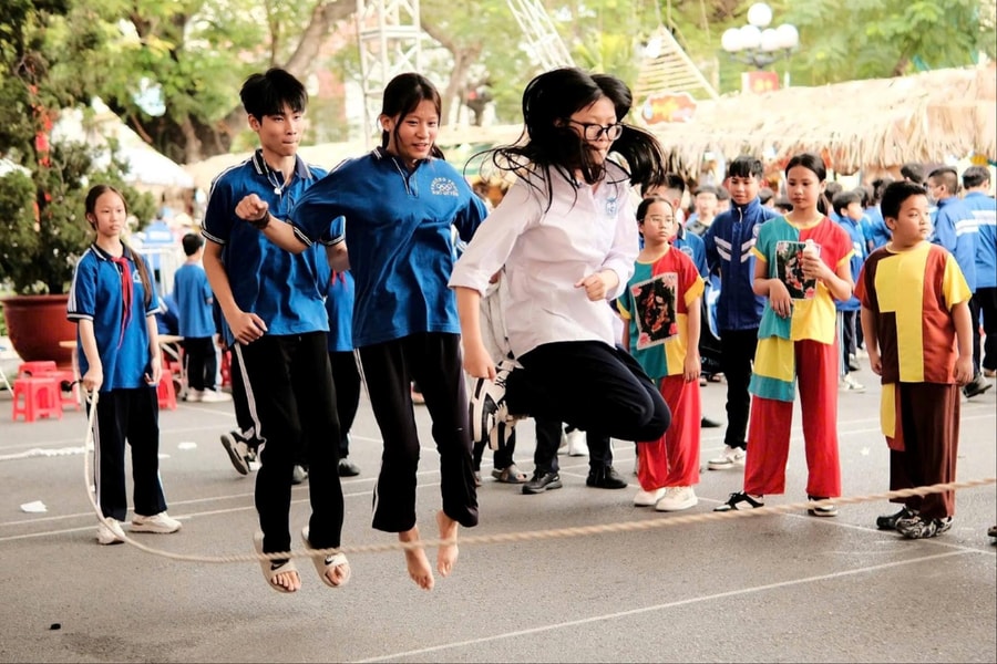 Rộn ràng trò chơi dân gian tại Lễ hội truyền thống Nữ tướng Lê Chân năm 2026