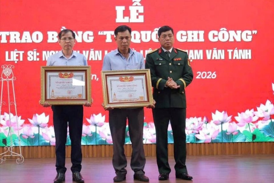 Phường Nam Đồ Sơn trao Bằng 'Tổ quốc ghi công' cho 2 gia đình liệt sĩ