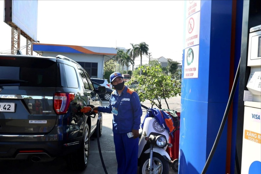 Bộ Tài chính đề xuất tiếp tục áp thuế 0% với xăng dầu đến hết tháng 6 tới