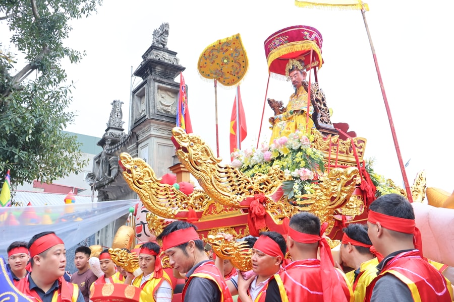 Hấp dẫn lễ hội truyền thống đền - chùa Cậy