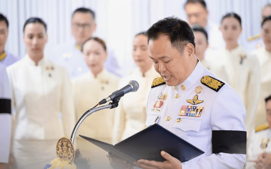 Nhà vua Thái Lan phê chuẩn nội các mới