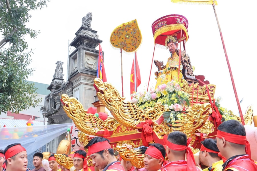 Vibrant Cay Temple - Pagoda Festival