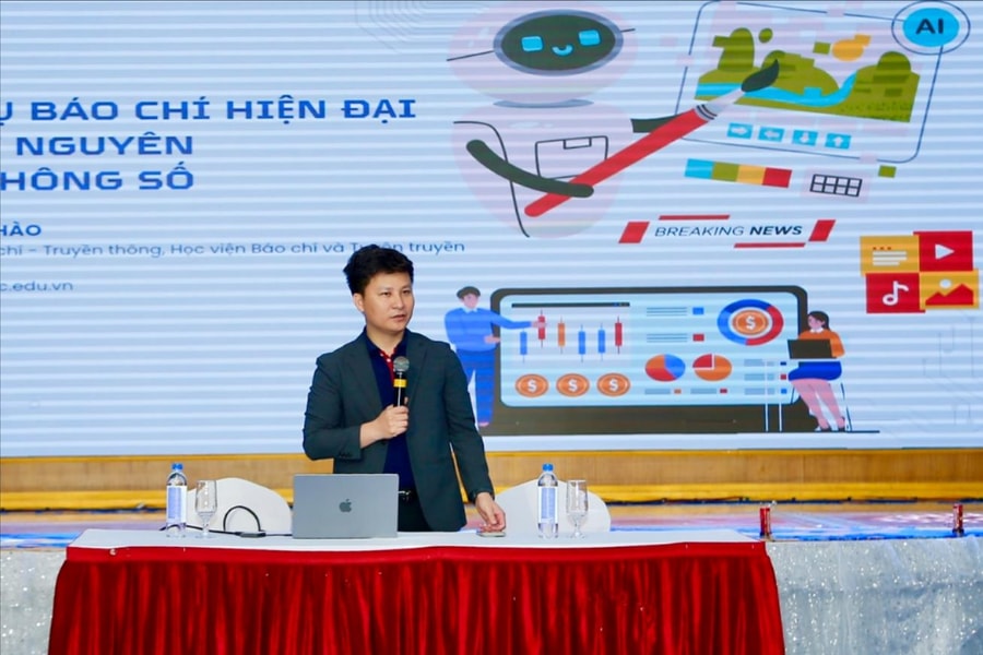 Nâng cao năng lực chuyên môn, tư duy làm báo hiện đại