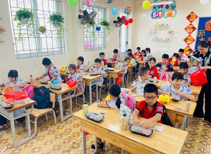 Siết chặt 'hàng rào' kiểm soát an toàn thực phẩm học đường