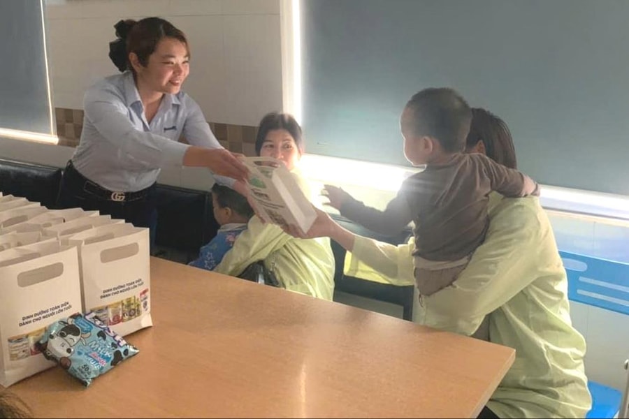 Thừa hưởng gen làm việc thiện của mẹ