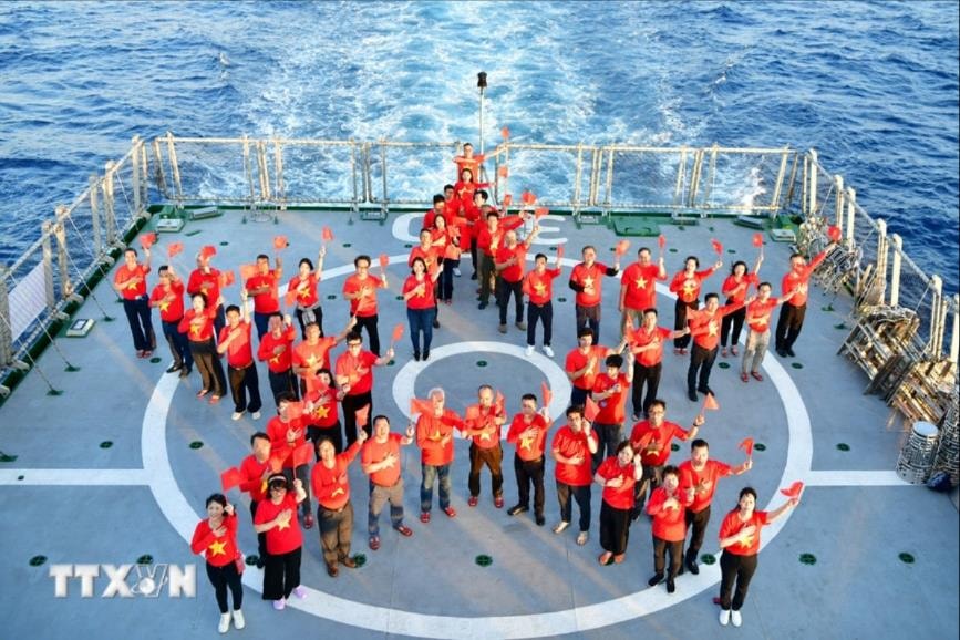 Việt Nam đặt mục tiêu thu hút 1.500 chuyên gia nước ngoài và kiều bào