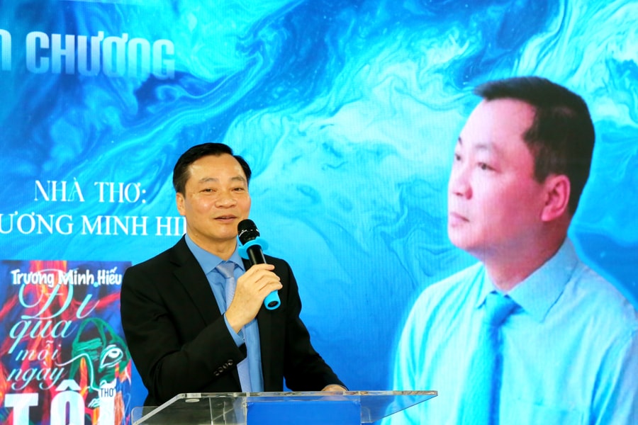Giới thiệu 3 tập thơ của nhà thơ Trương Minh Hiếu tại 'Bàn tròn văn chương'