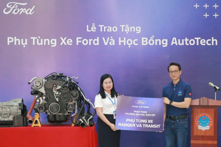 Sinh viên Đại học Sao Đỏ nhận học bổng, thực tập tại hệ thống Ford