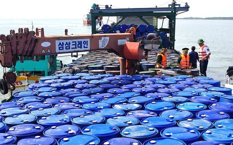 Tăng cường kiểm tra, xử lý hoạt động thu gom, vận chuyển xăng dầu trái phép qua biên giới