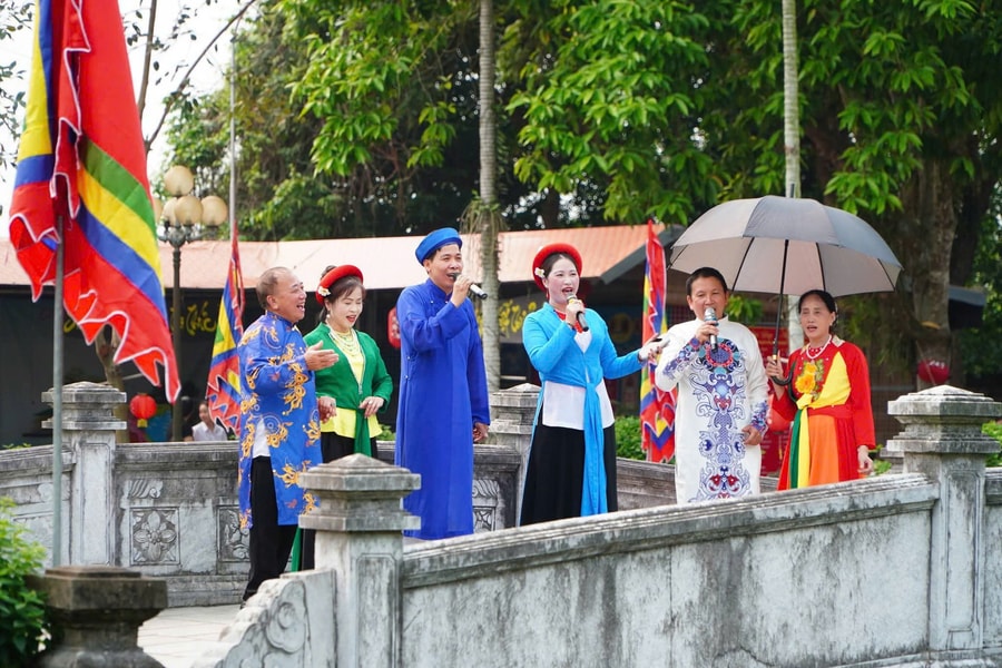 Visitor numbers surge at Mao Dien Temple of Literature Festival 2026