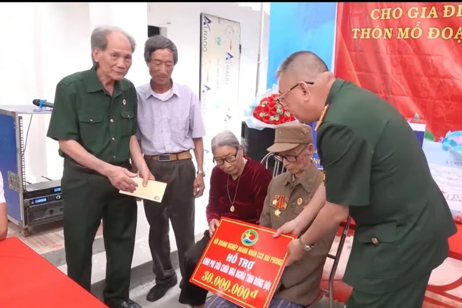 Hỗ trợ kinh phí xây dựng 6 căn nhà 'Nghĩa tình đồng đội'