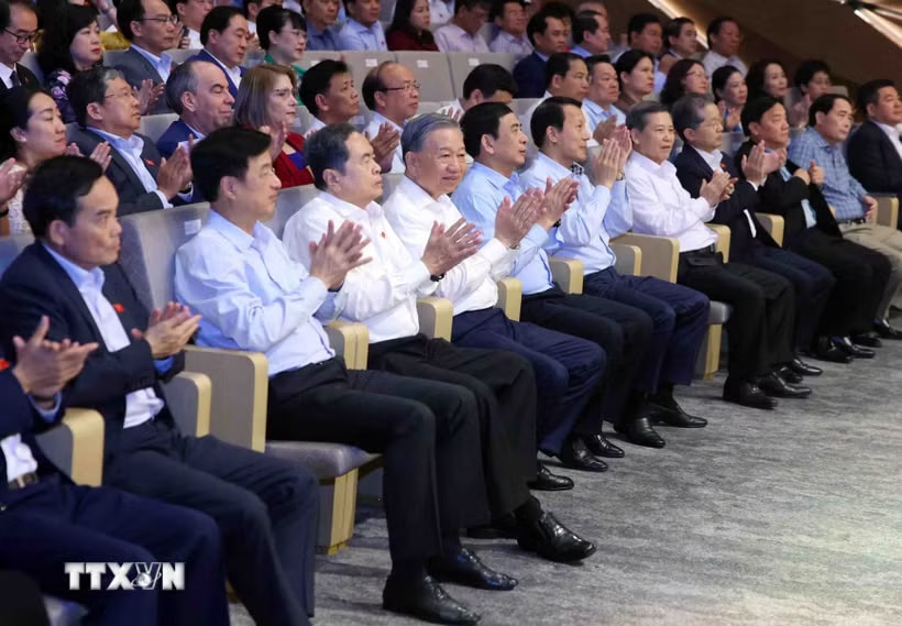 Chương trình nghệ thuật 'Tổ quốc trong tim' thể hiện sức mạnh đại đoàn kết