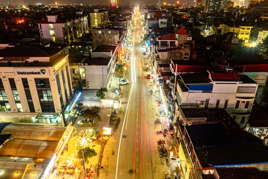 Giao thông phố Lê Lợi thuận lợi, kinh doanh khởi sắc