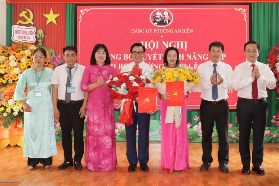 Nâng cấp Chi bộ Trường THPT Lê Chân thành Đảng bộ