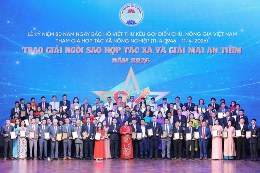 100 hợp tác xã tiêu biểu được vinh danh tại lễ trao giải Ngôi sao hợp tác xã và Mai An Tiêm