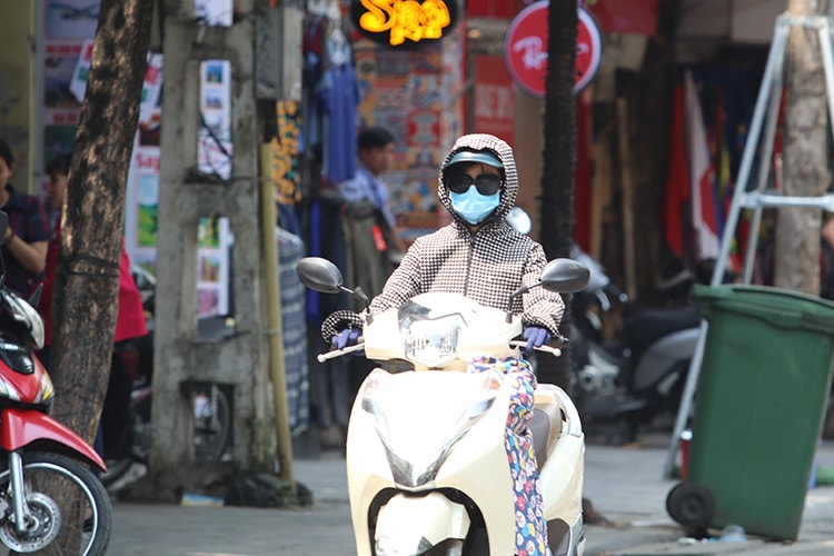 Nắng nóng tăng cường độ, có nơi trên 40 độ C