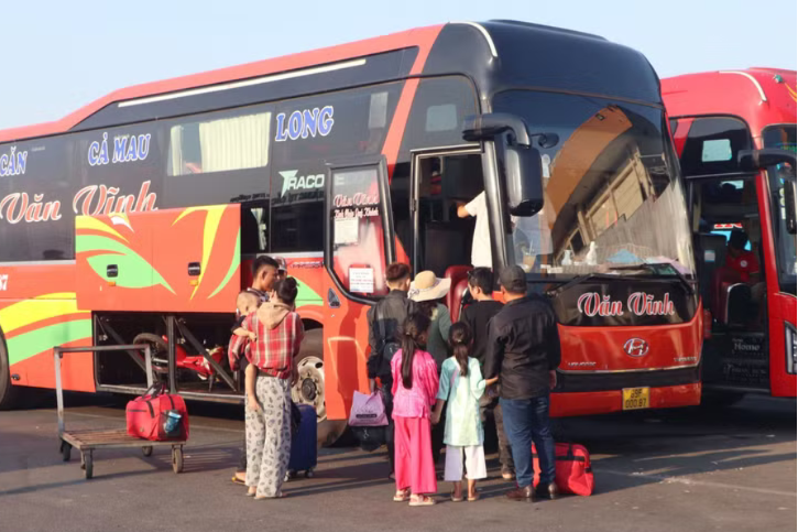 Vietnam rules out nine-day holiday during April–May break
