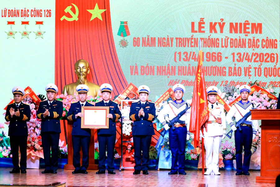 Lữ đoàn Đặc công Hải quân 126 đón nhận Huân chương Bảo vệ Tổ quốc hạng nhất