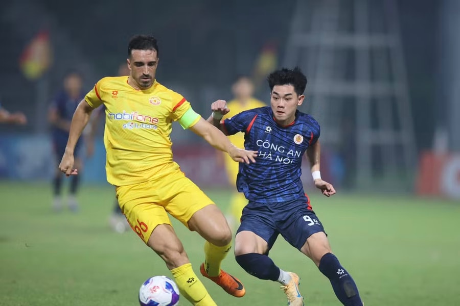 Đội Công an Hà Nội bị cầm hoà , V-League thêm biến động