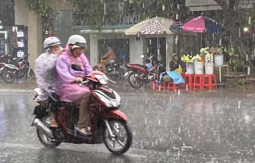 Sắp đón không khí lạnh, Hải Phòng có mưa dông