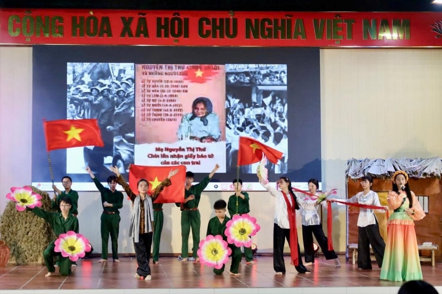 Học sinh xã Hà Bắc thi kể chuyện theo sách