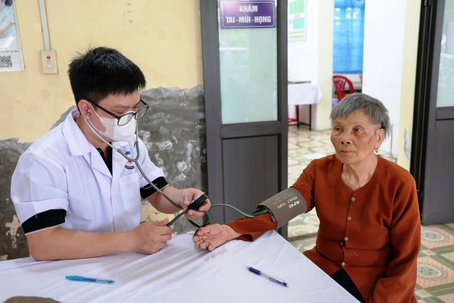 Phường Nam Triệu khám sức khỏe miễn phí cho 150 người cao tuổi