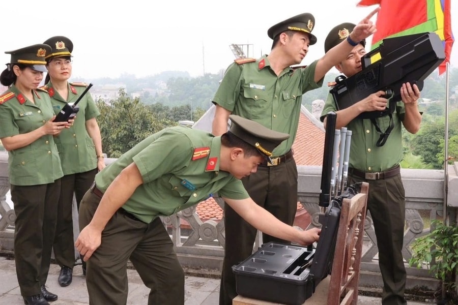 Tự ý dùng thiết bị bay không người lái ở Đền Hùng sẽ bị phạt nặng