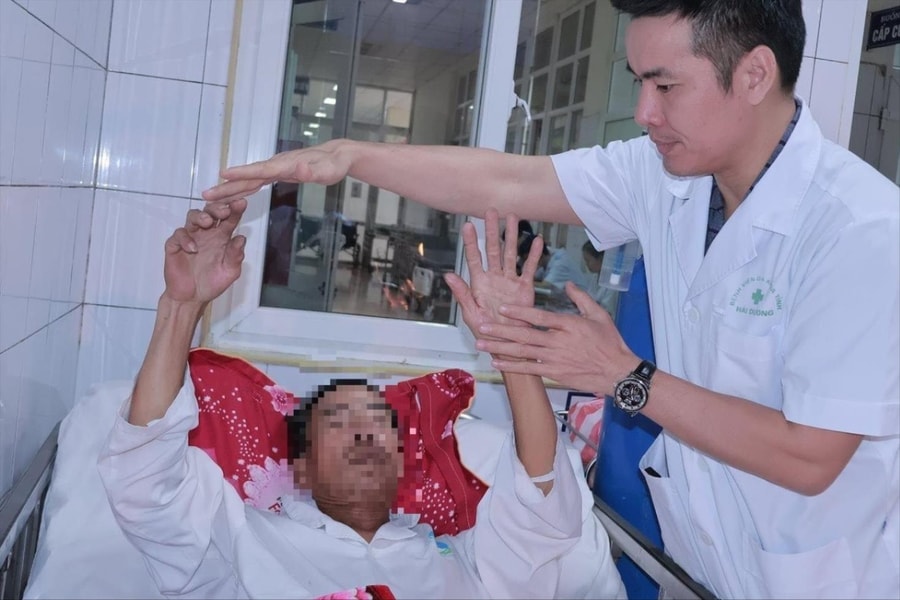 Cảnh giác với liệt mặt vì nhiễm lạnh trong mùa hè