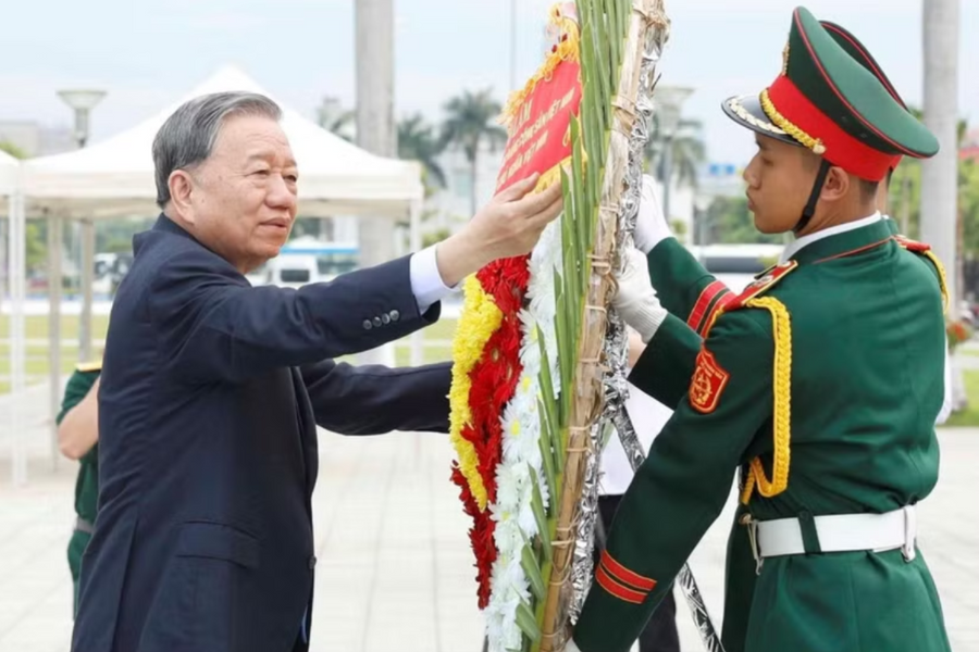 Tổng Bí thư, Chủ tịch nước Tô Lâm tưởng niệm các anh hùng liệt sĩ tại Đà Nẵng