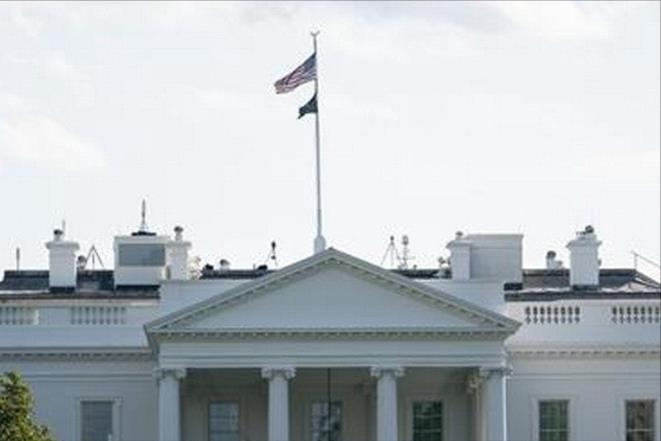 Nổ súng tại Nhà Trắng, Tổng thống Mỹ D.Trump phải sơ tán