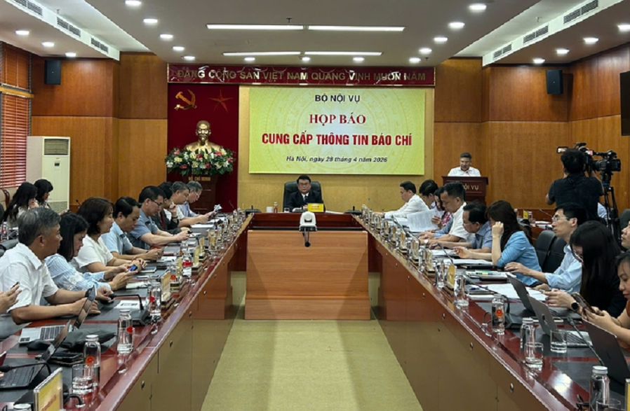 Bộ Chính trị thống nhất tăng lương cơ sở lên 2,53 triệu đồng từ ngày 1/7/2026