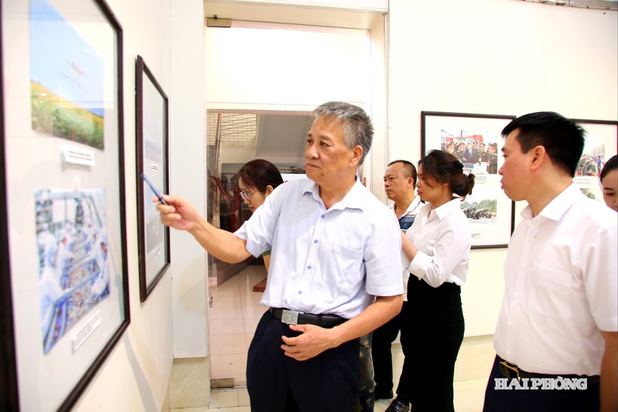 Around 260 photos and documents featured at 'Country full of joy' exhibition