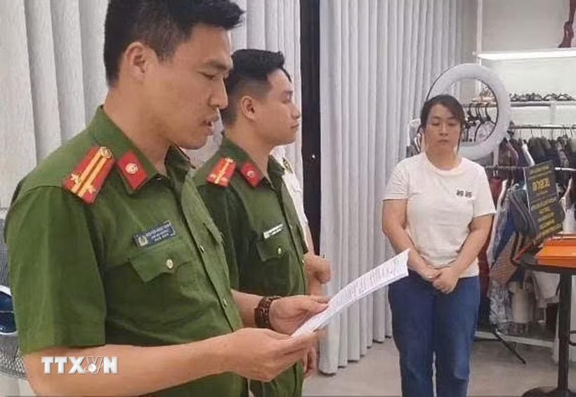 Truy tố nhóm đối tượng kinh doanh hàng hiệu online trốn thuế hơn 12 tỷ đồng