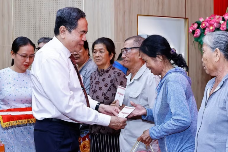 Quan tâm hơn nữa đến gia đình chính sách, người có công với cách mạng