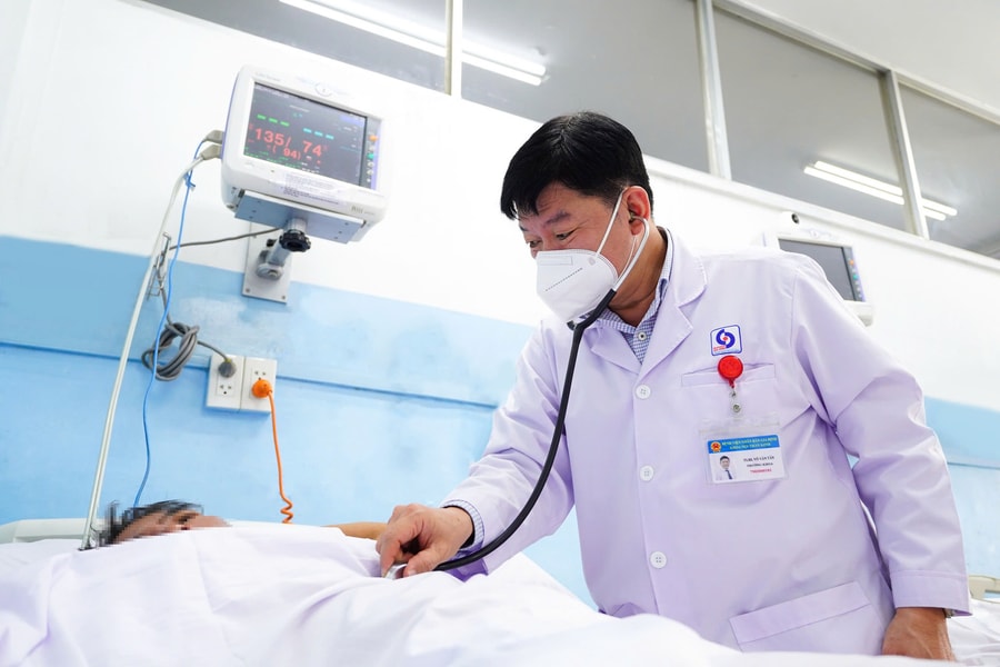 Cẩn trọng dễ nhầm đột quỵ với say nắng