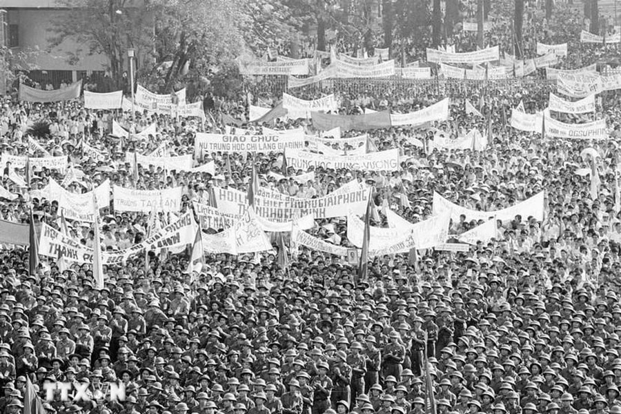 Nhìn lại trang sử hào hùng của dân tộc: Tổng tiến công và nổi dậy Xuân 1975