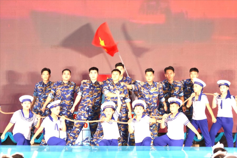 Gieo mầm tình yêu biển đảo từ trải nghiệm học đường