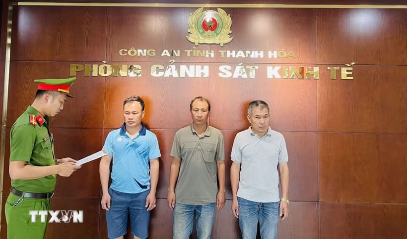 Khởi tố 3 đối tượng khai thác đất trái phép tại Thanh Hóa