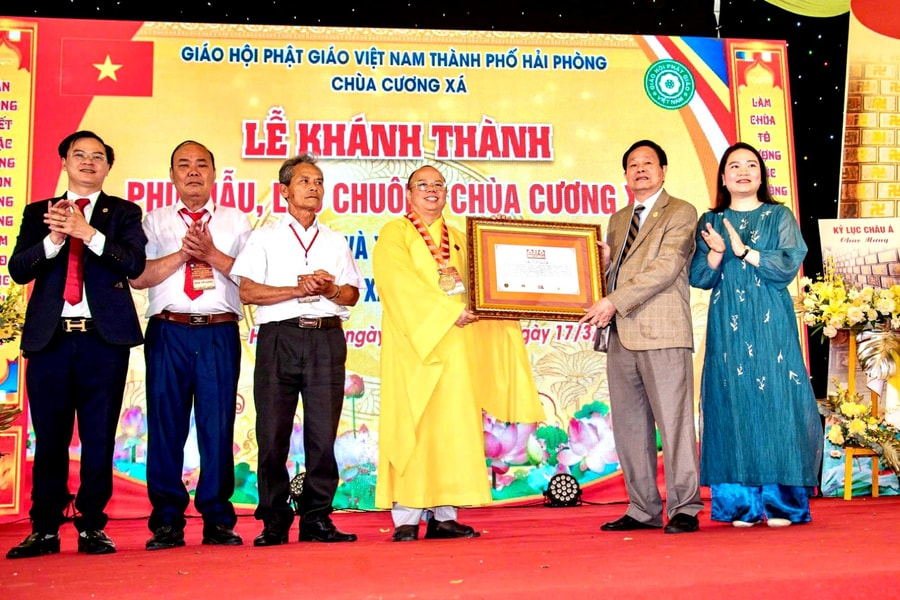 Chùa Cương Xá lập kỷ lục châu Á với gần 3.000 chữ Vạn khắc đá