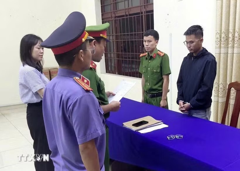 Bắt tạm giam tài xế trong vụ cháy ô tô ở cây xăng khiến hai người tử vong