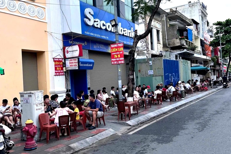 Food tour hút khách, giữ nếp vỉa hè đô thị không dễ