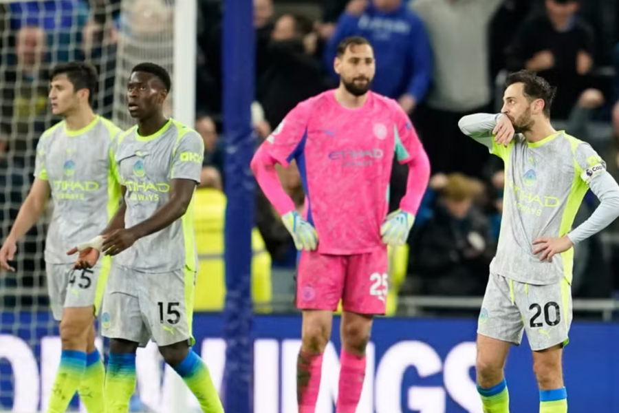 Man City sảy chân, mở cơ hội cho Arsenal tiến gần ngôi vương