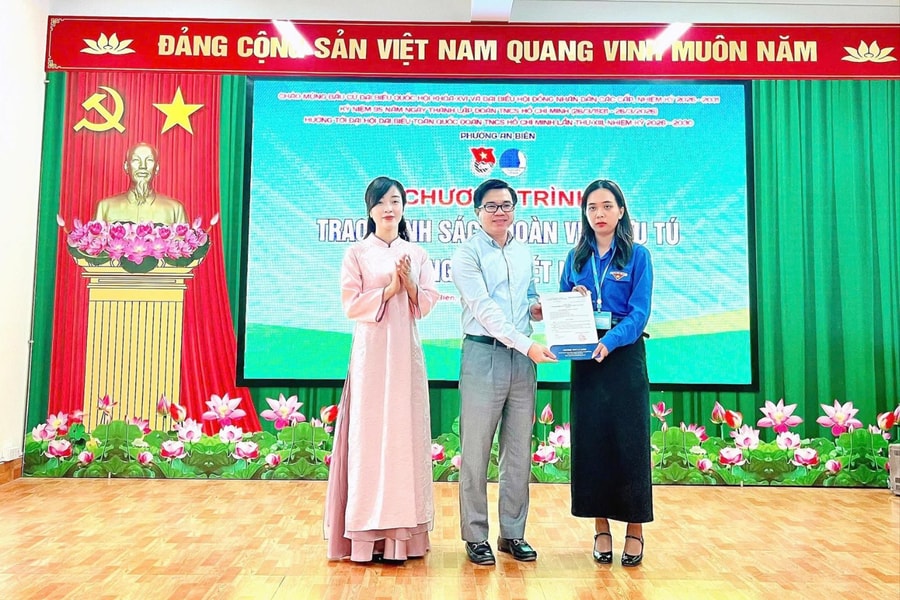 Chủ động tạo nguồn phát triển đảng viên
