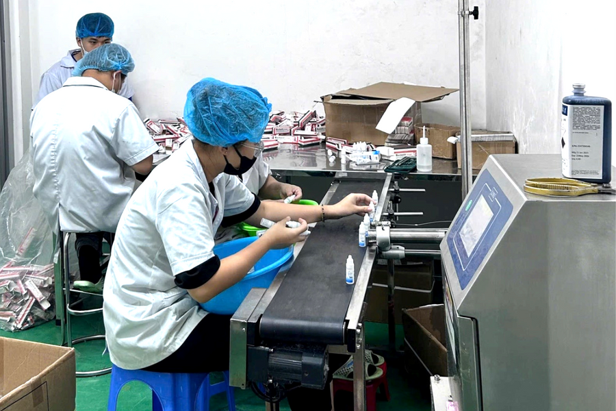 Phanh phui đường dây sản xuất mỹ phẩm giả 'núp bóng' doanh nghiệp hợp pháp