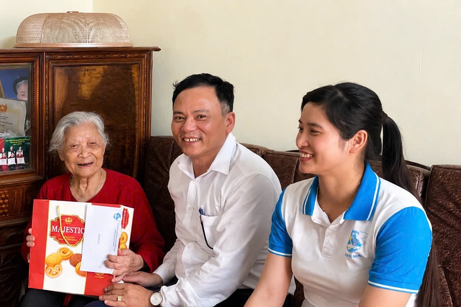 Hội Phụ nữ xã Hải Hưng tri ân Bà mẹ Việt Nam anh hùng