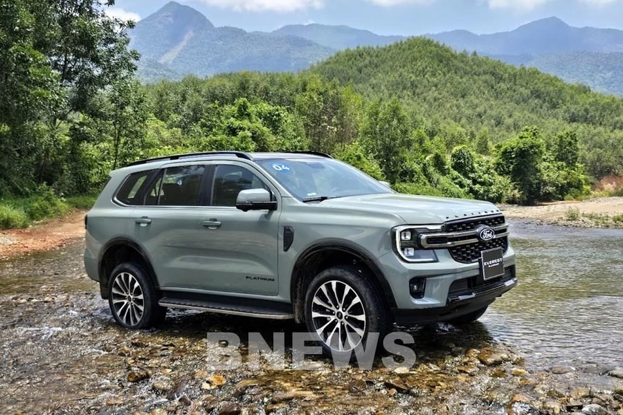 Ford Việt Nam ra mắt Everest 2026 bản máy xăng 300 mã lực