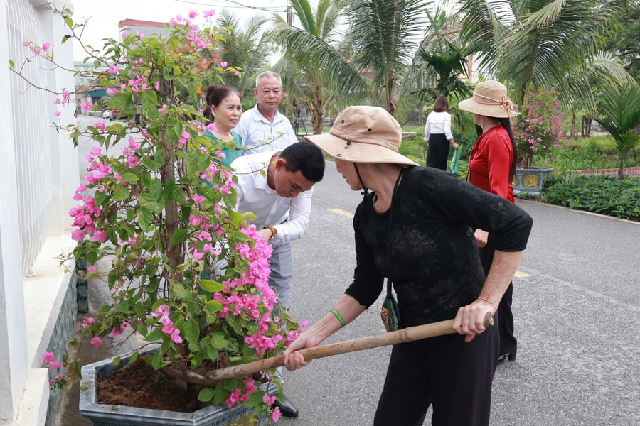 Ra mắt tuyến đường 'sáng - xanh - sạch - đẹp' đầu tiên ở xã Trần Phú