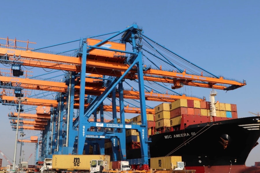 Dinh Vu Port authorized to receive vessels up to 48,000 DWT for cargo-handling