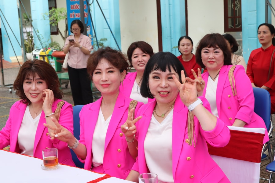 Bạn bè quốc tế nói gì về Lễ hội Hoa Phượng Đỏ Hải Phòng?