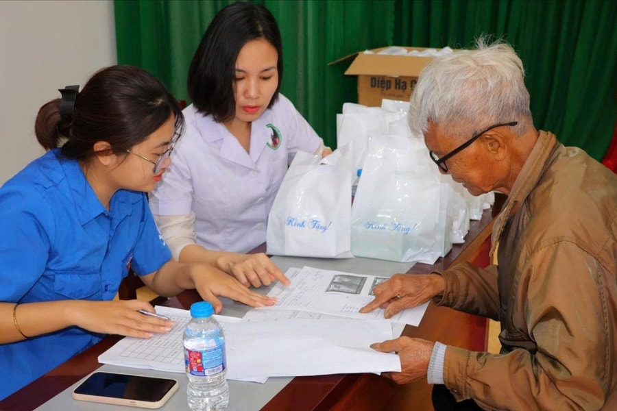 Đề xuất tăng mức chuẩn trợ cấp ưu đãi người có công thêm 8%